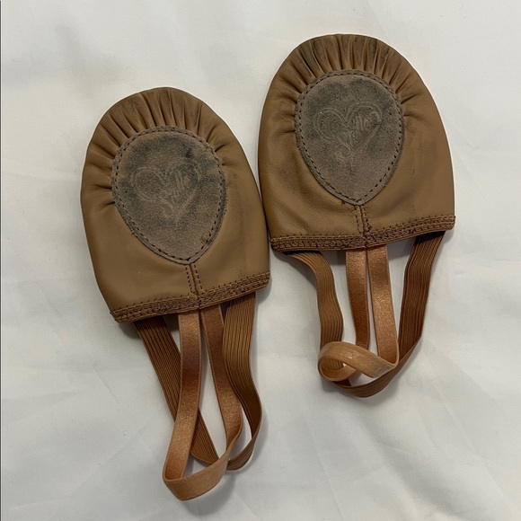 Stelle Girl’s Lyrical Dance Shoes; Half Soles; great, worn once, size 6-7 M - Picture 2 of 2